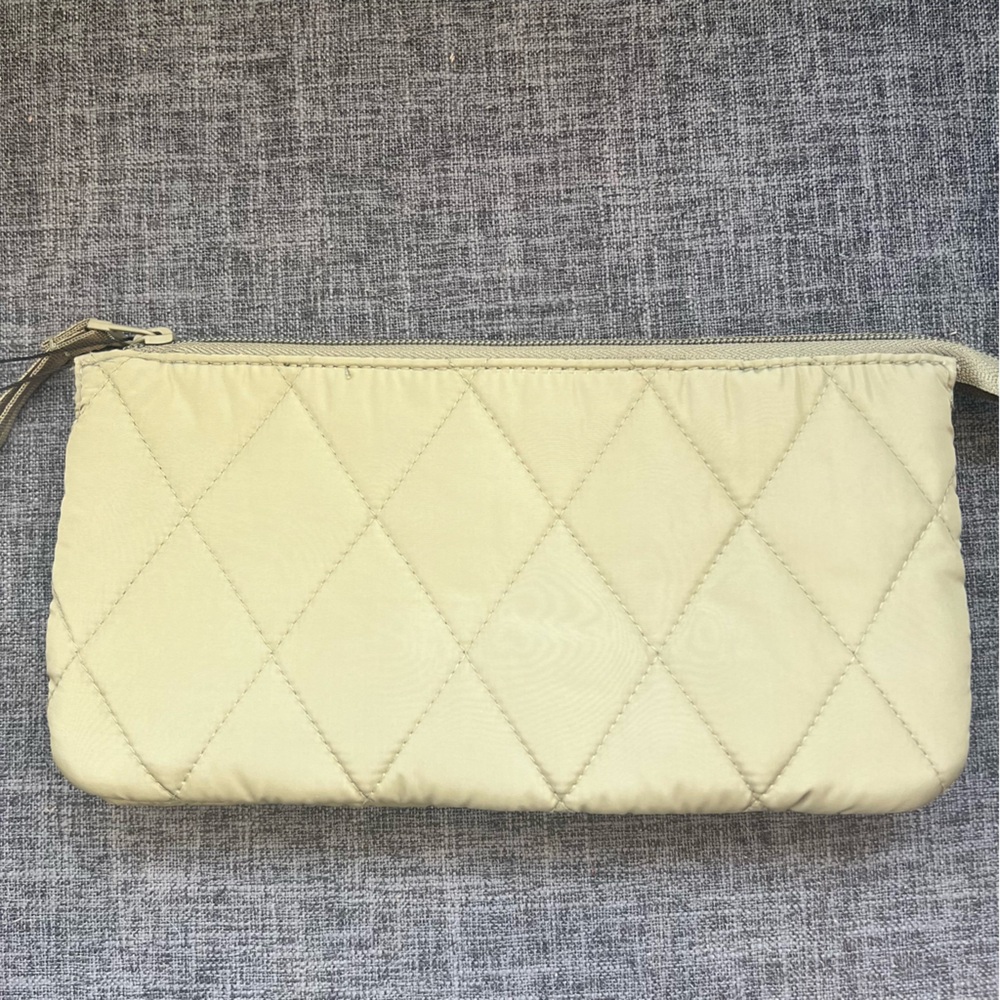 NWT Vera Bradley Essential Trio Clutch. Deep Lichen Green. Ultralight fabric - Picture 4 of 10